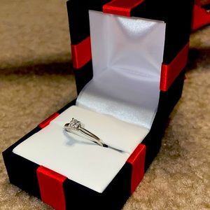 Diamond promise ring- White gold 0.25 carat 14 k